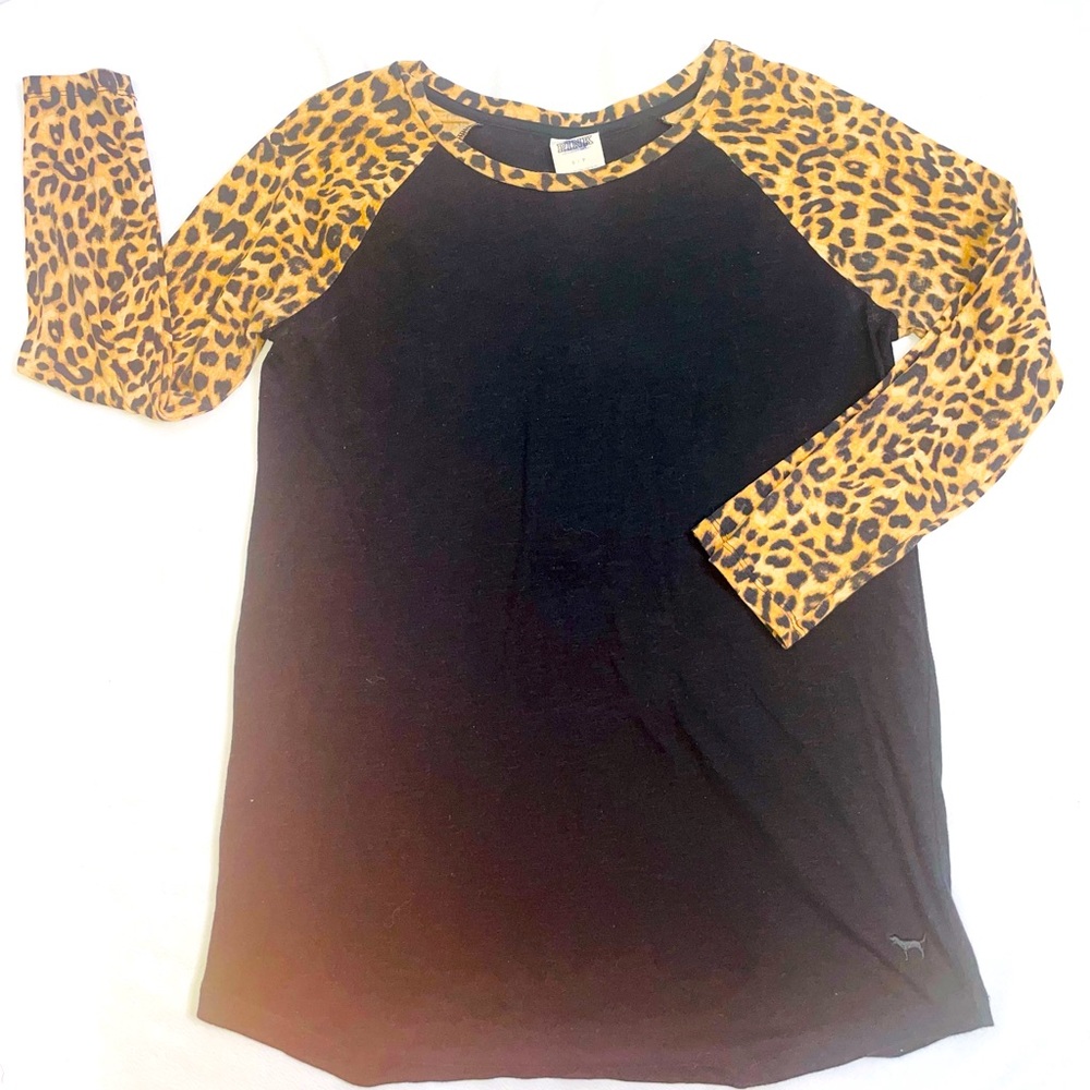 Leopard Sleeve Top